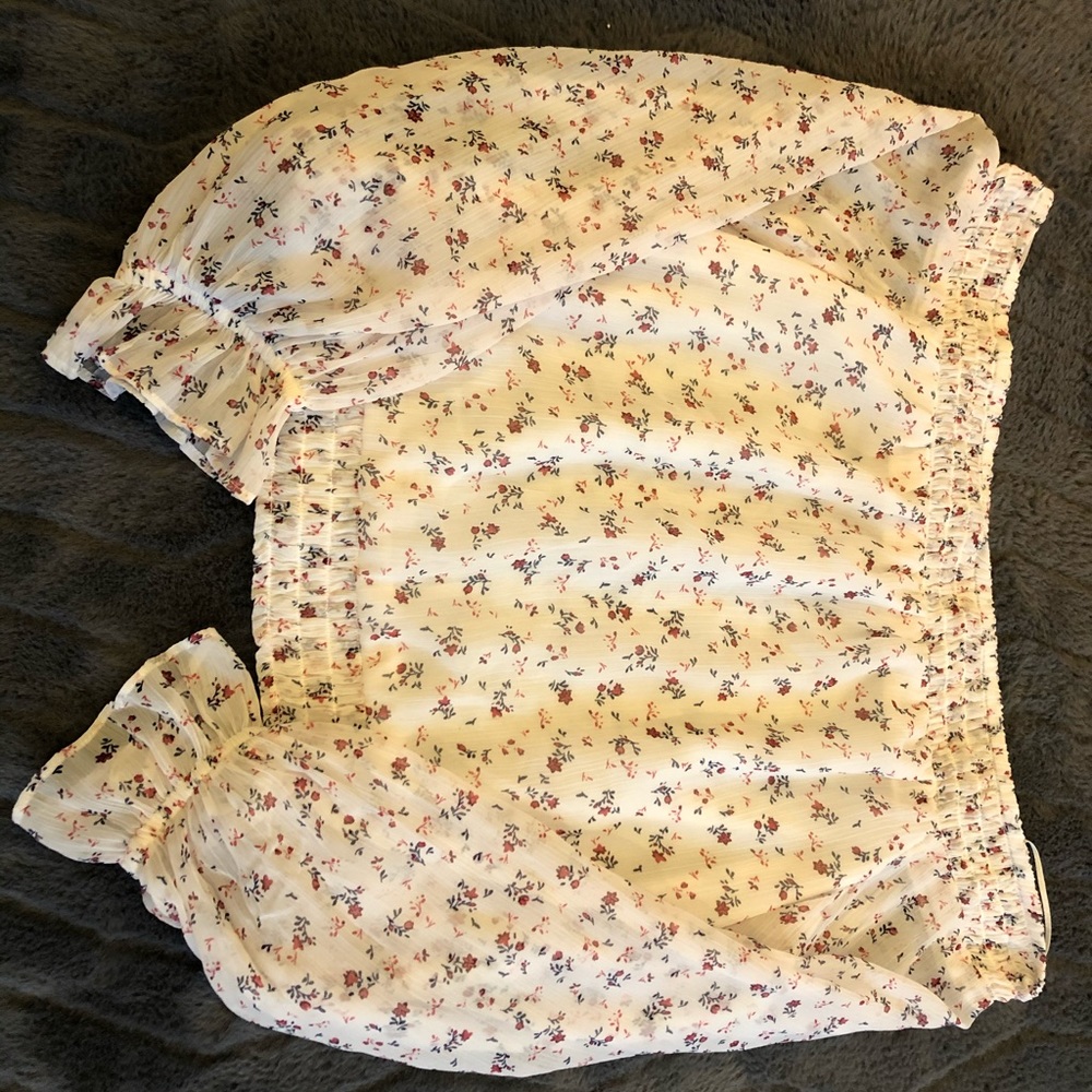 Off-shoulder Top